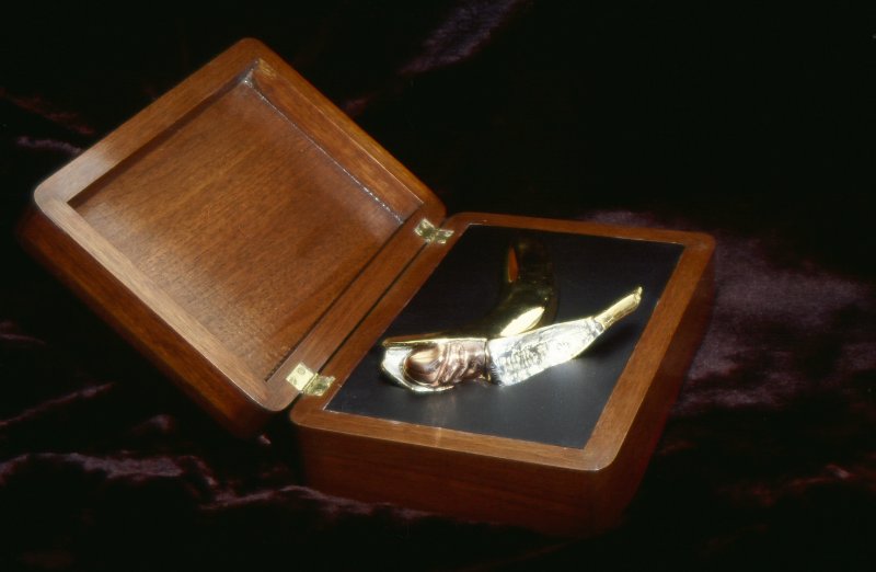 gold-banana-detail
